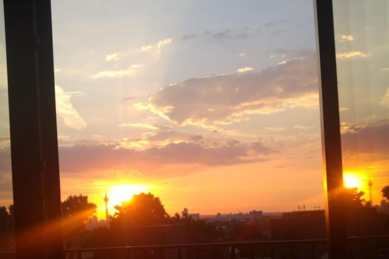 Rheinblick7 Neuss - Spektakulaerer Blick Auf Die Duesseldorfer Skyline - Ruhig Modern Privatparkplatz Aufzug - Top Anbindung An Messe Flughafen Hauptbahnhof Exteriör bild